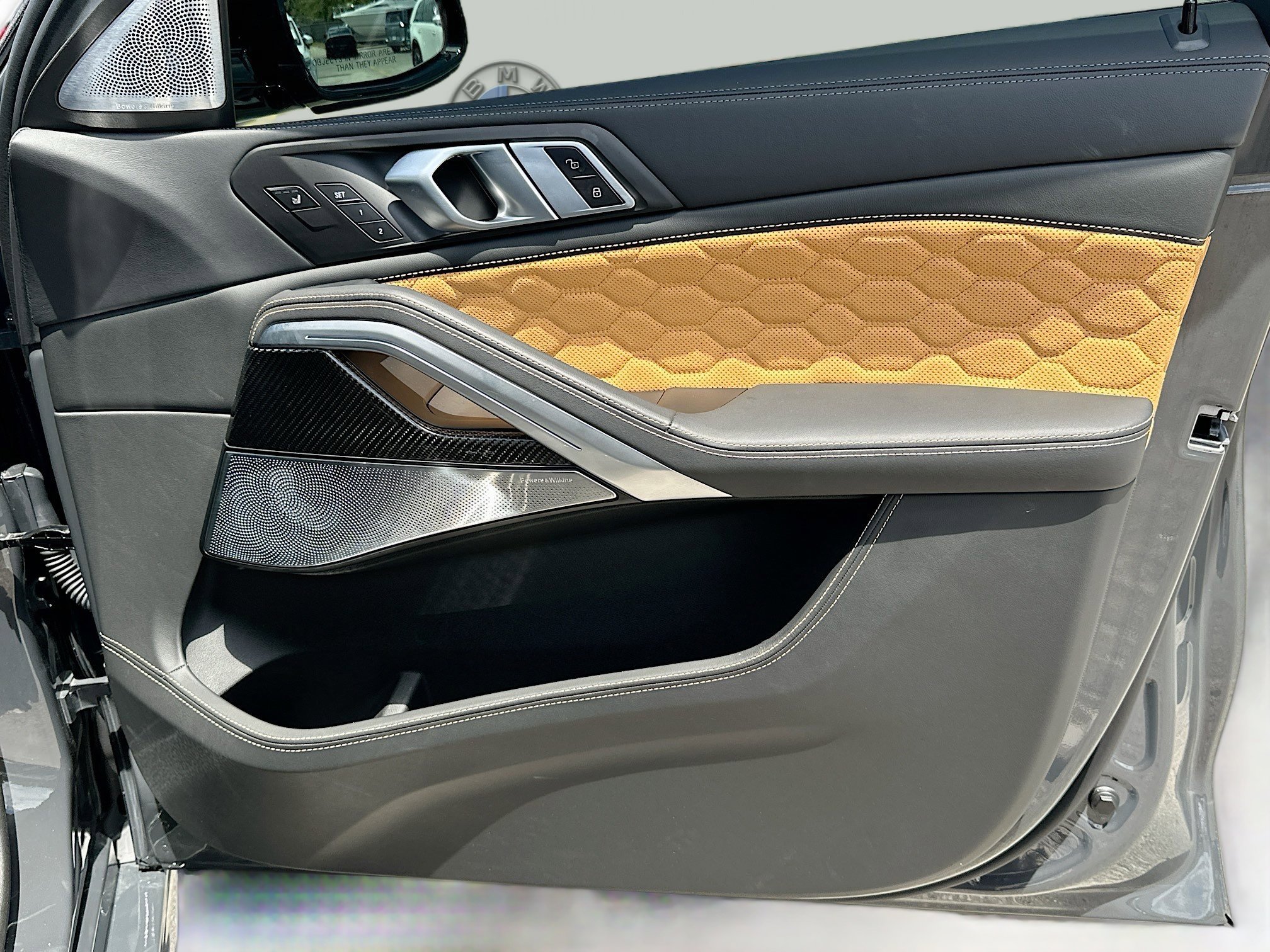 Used 2025 BMW X6 M Competition w/ Executive Package image 36