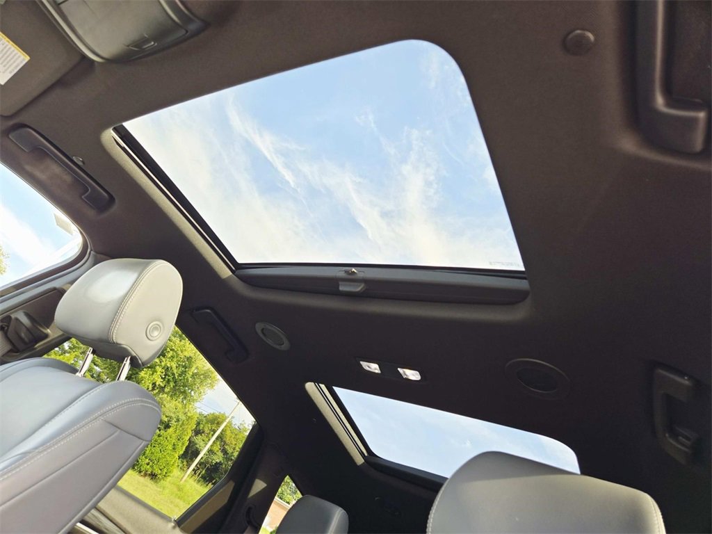 Used 2023 Buick Enclave Essence w/ Experience Buick Package image 11