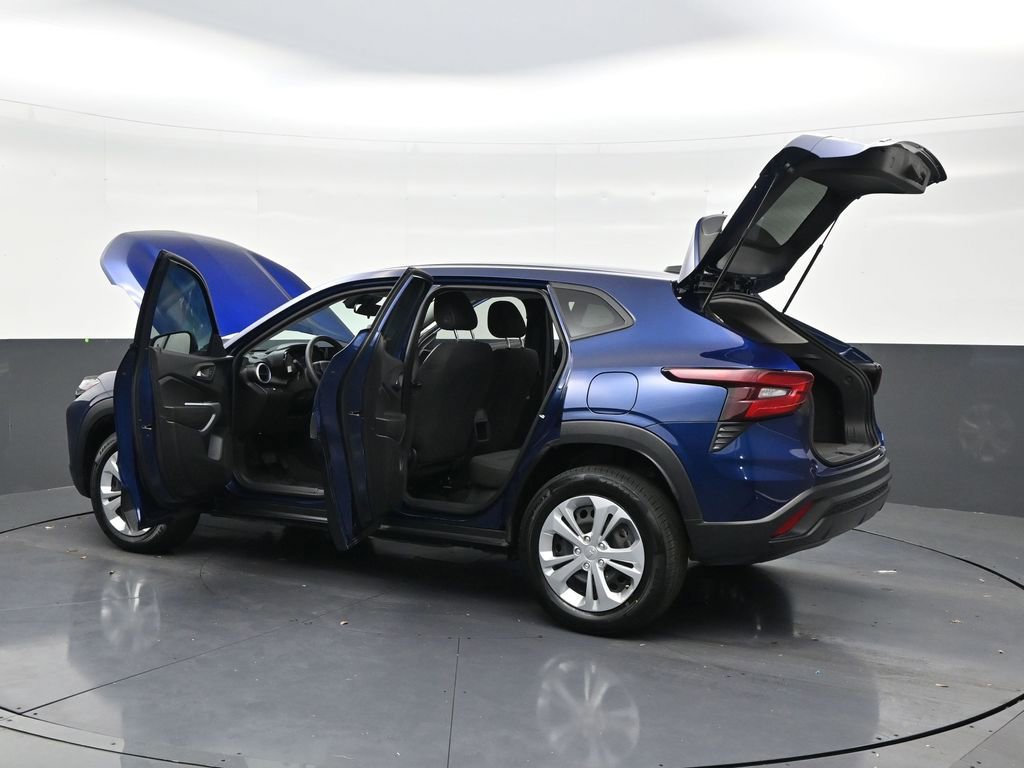 Used 2024 Chevrolet Trax LS FWD image 32