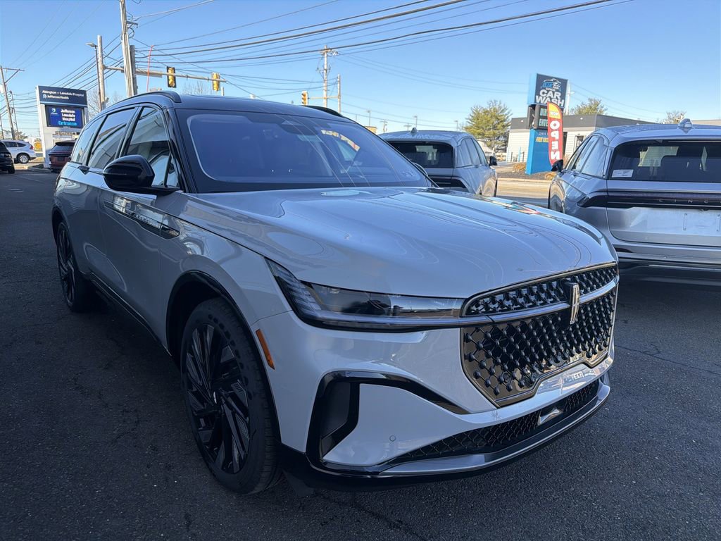 New 2026 Lincoln Nautilus Reserve w/ Jet Appearance Package image 4