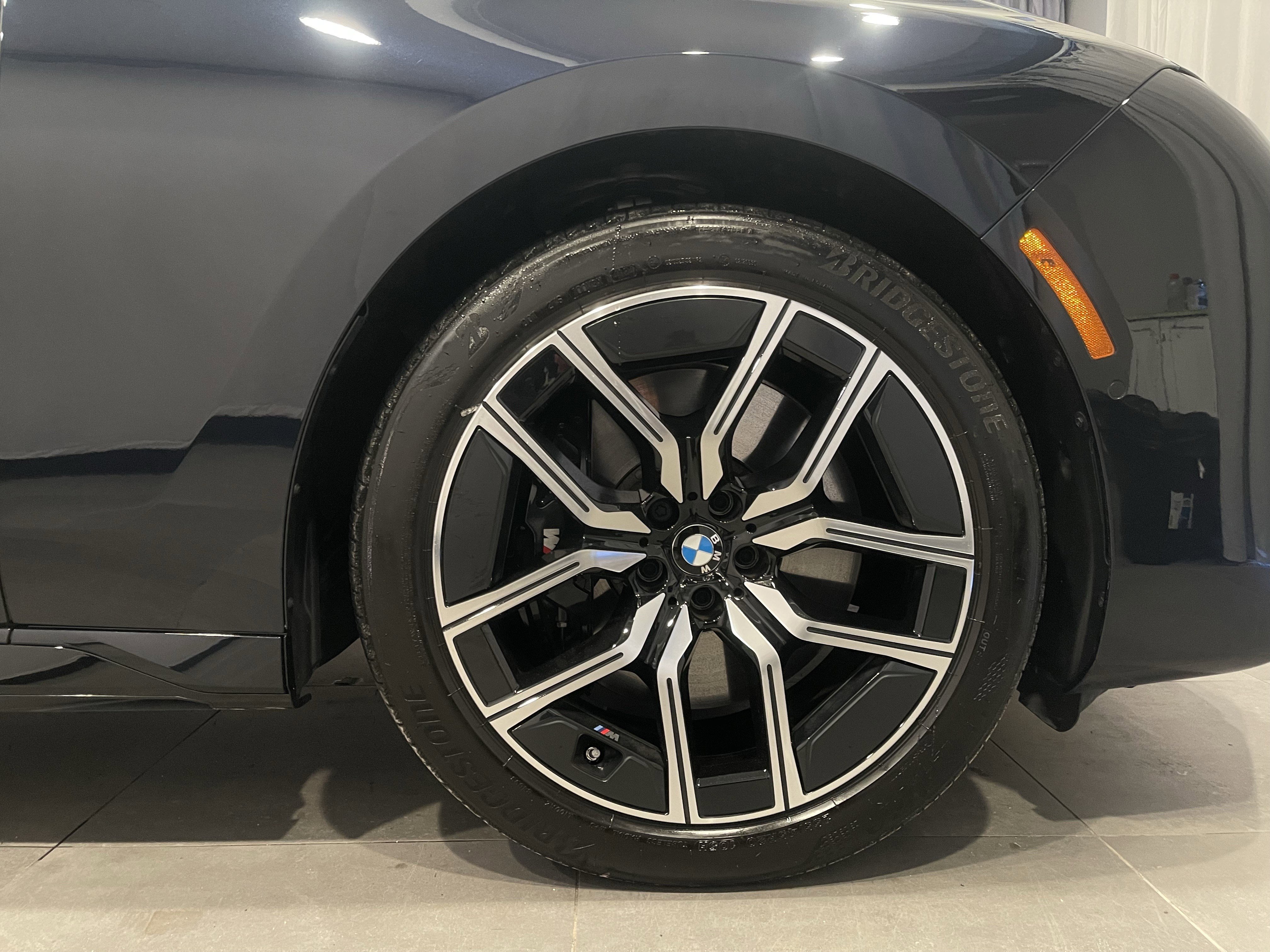 Used 2025 BMW 740i xDrive image 11