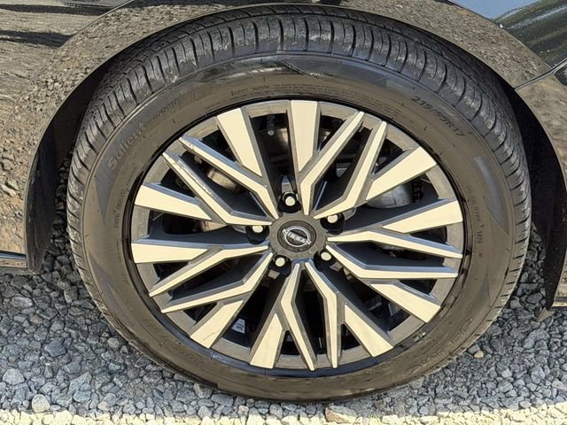 Used 2024 Nissan Altima 2.5 SV FWD image 9