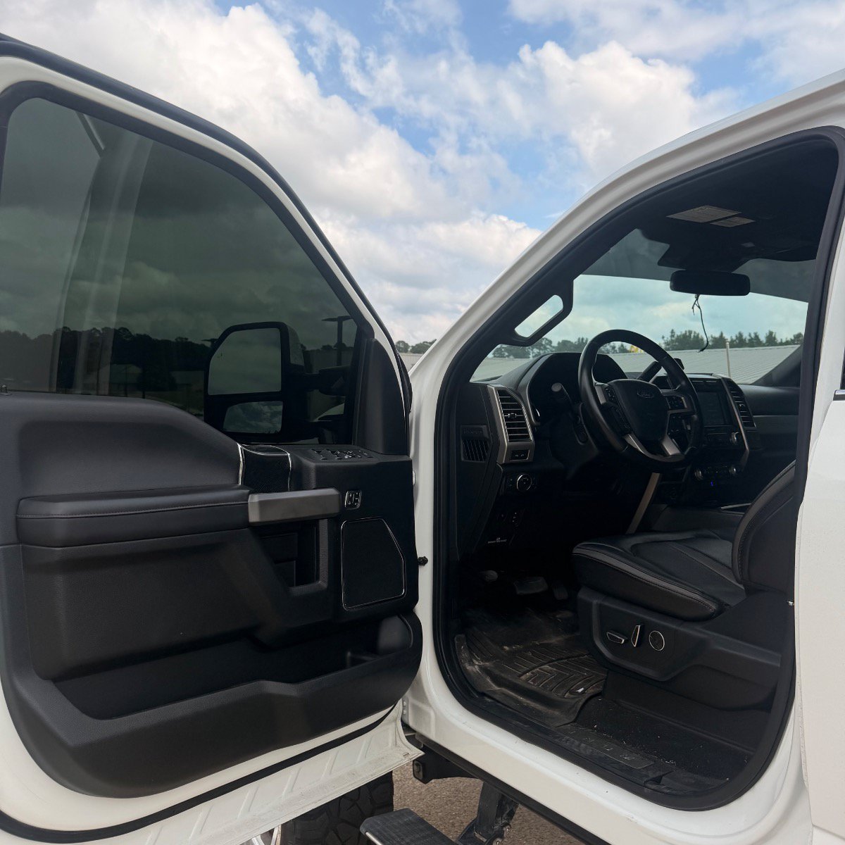 Used 2021 Ford F250 Platinum w/ FX4 Off-Road Package AWD/4WD image 9