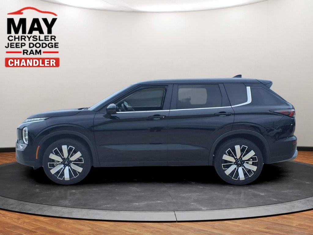 Used 2025 Mitsubishi Outlander SE FWD image 19