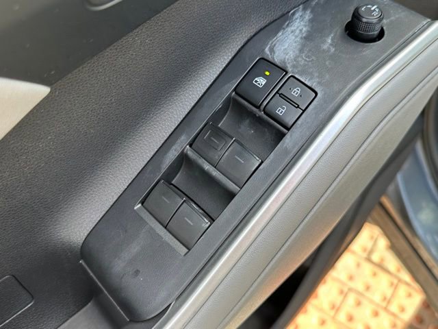 Used 2020 Toyota Highlander XLE image 11