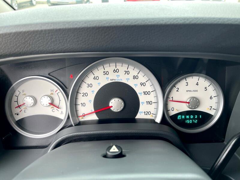 Used 2008 Dodge Durango SLT w/ Technology Group II image 28