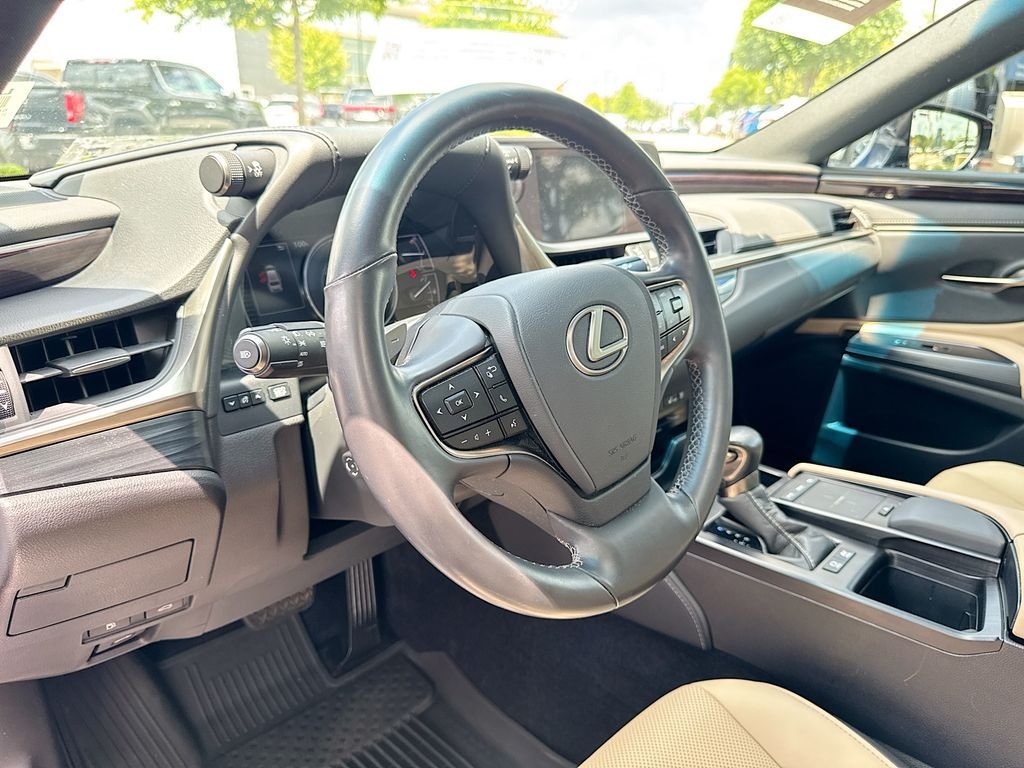 Used 2021 Lexus ES 300h w/ Premium Package FWD image 21