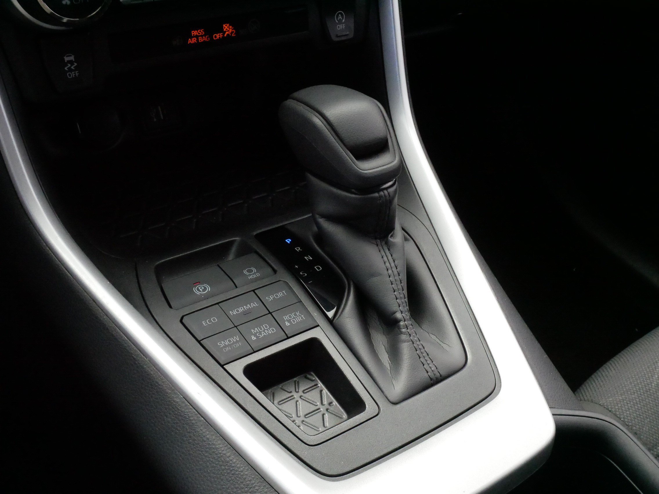 Certified 2025 Toyota RAV4 XLE AWD/4WD image 24