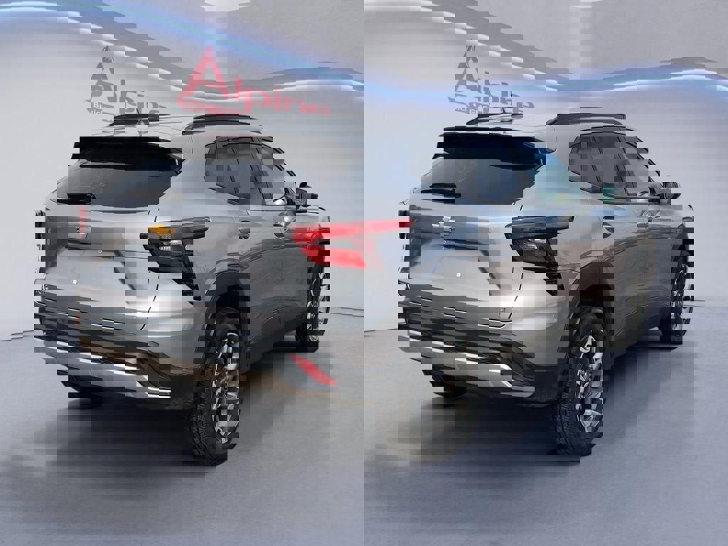 Used 2025 Chevrolet Trax LT w/ LT Convenience Package image 5