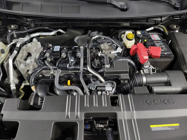 Used 2025 Nissan Kicks SV w/ Charging Package FWD image 14