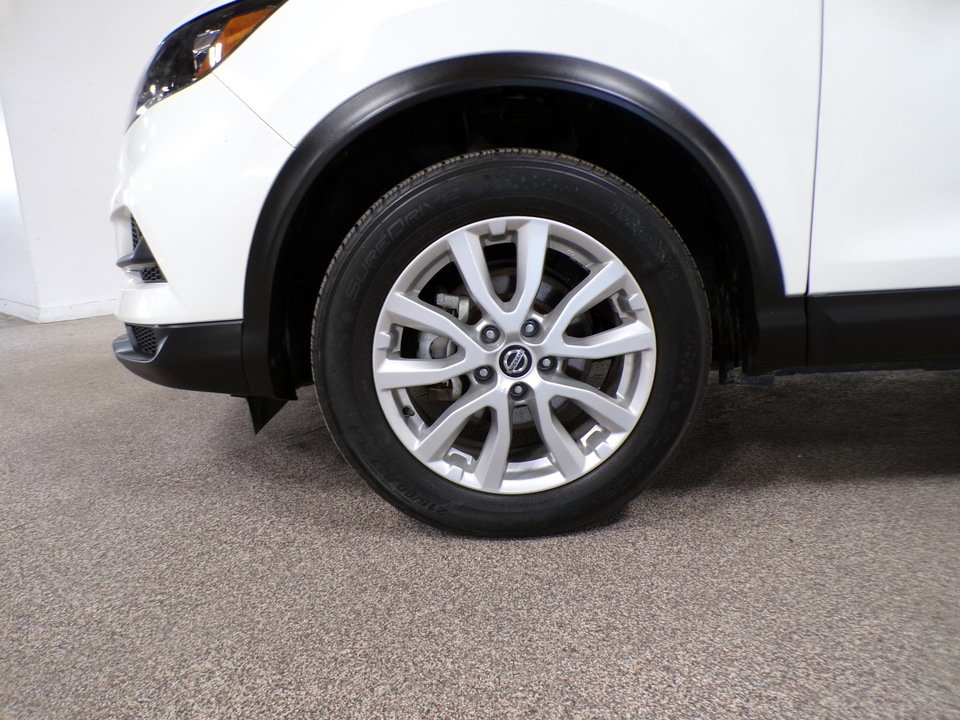Used 2021 Nissan Rogue Sport S image 9