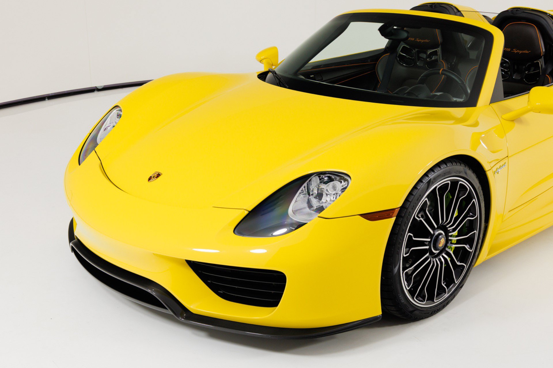 Used 2015 Porsche 918 Spyder AWD/4WD image 45