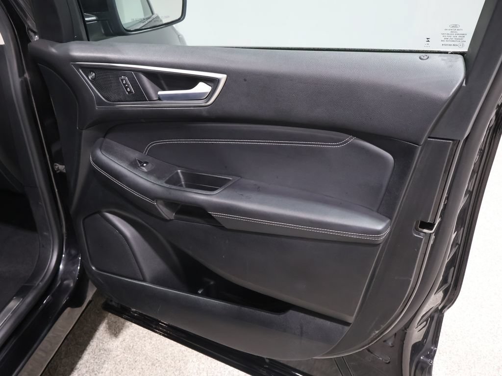 Used 2024 Ford Edge Titanium w/ Equipment Group 301A AWD/4WD image 23