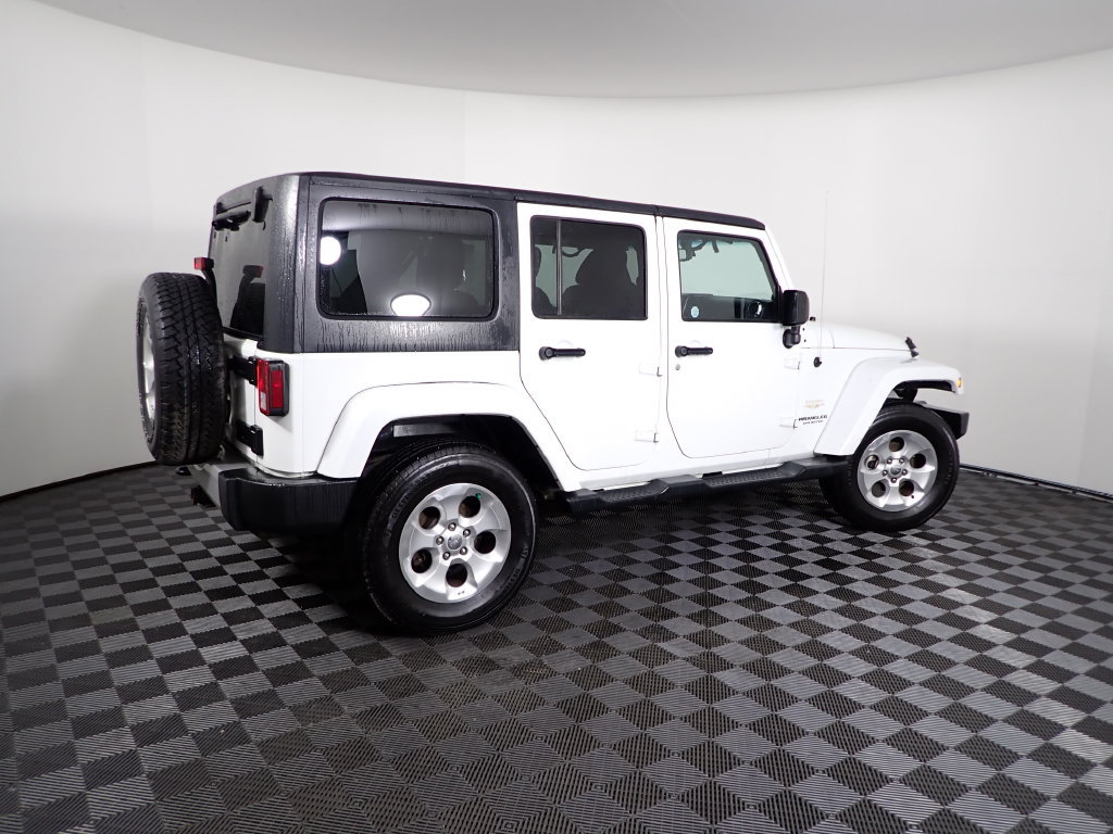 Used 2013 Jeep Wrangler Unlimited Sahara w/ Dual Top Group AWD/4WD image 15