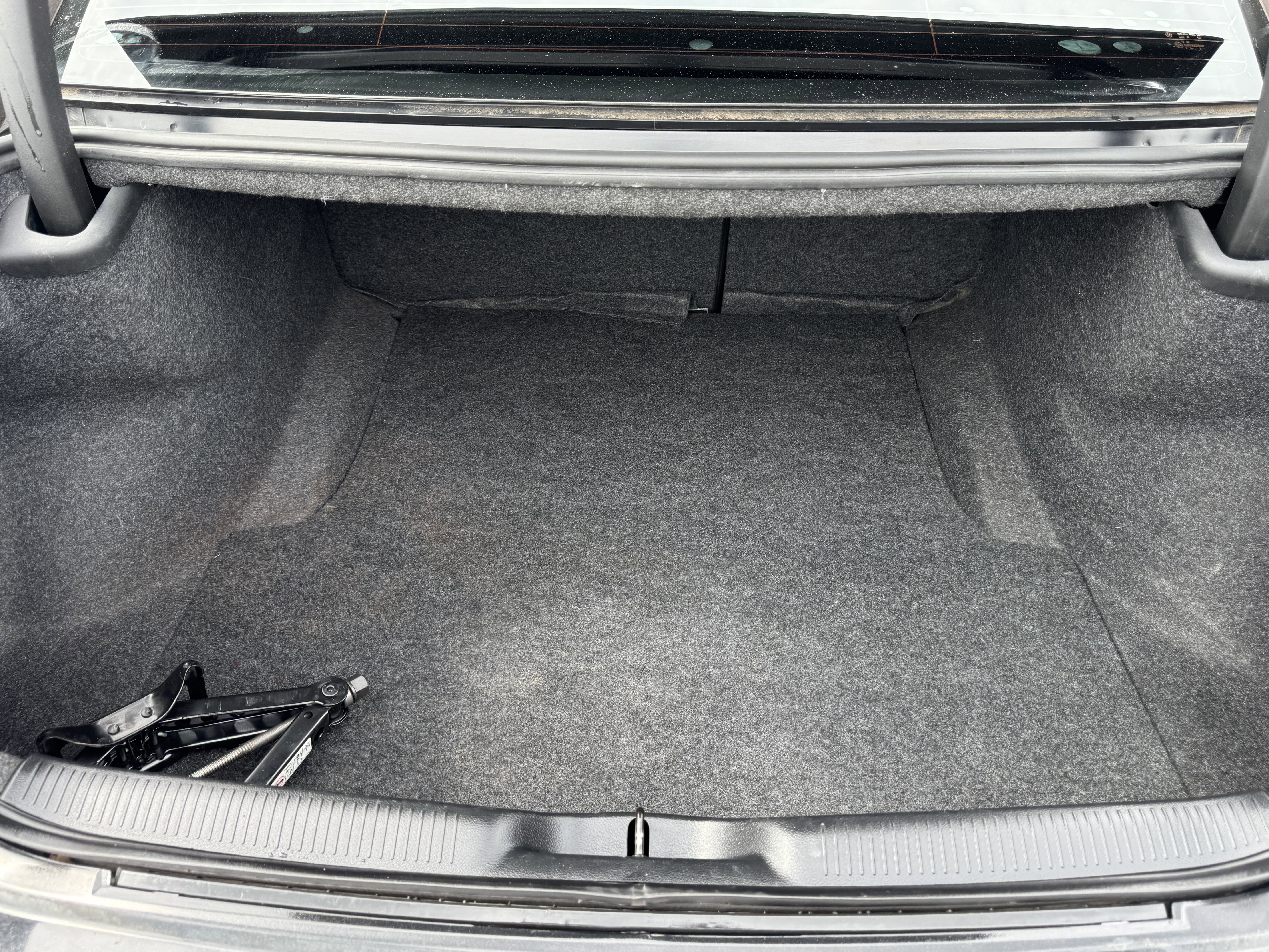 Used 2015 Dodge Charger SE w/ Sport Appearance Group image 13