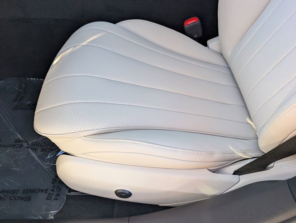 New 2026 Mercedes-Benz E 450 4MATIC Sedan image 23