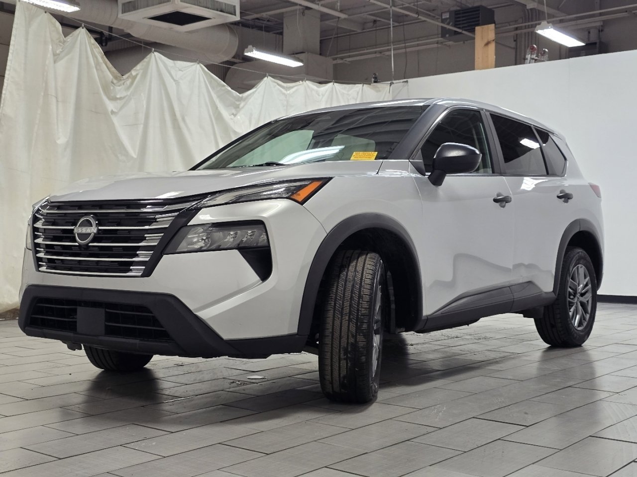 Used 2024 Nissan Rogue S image 10