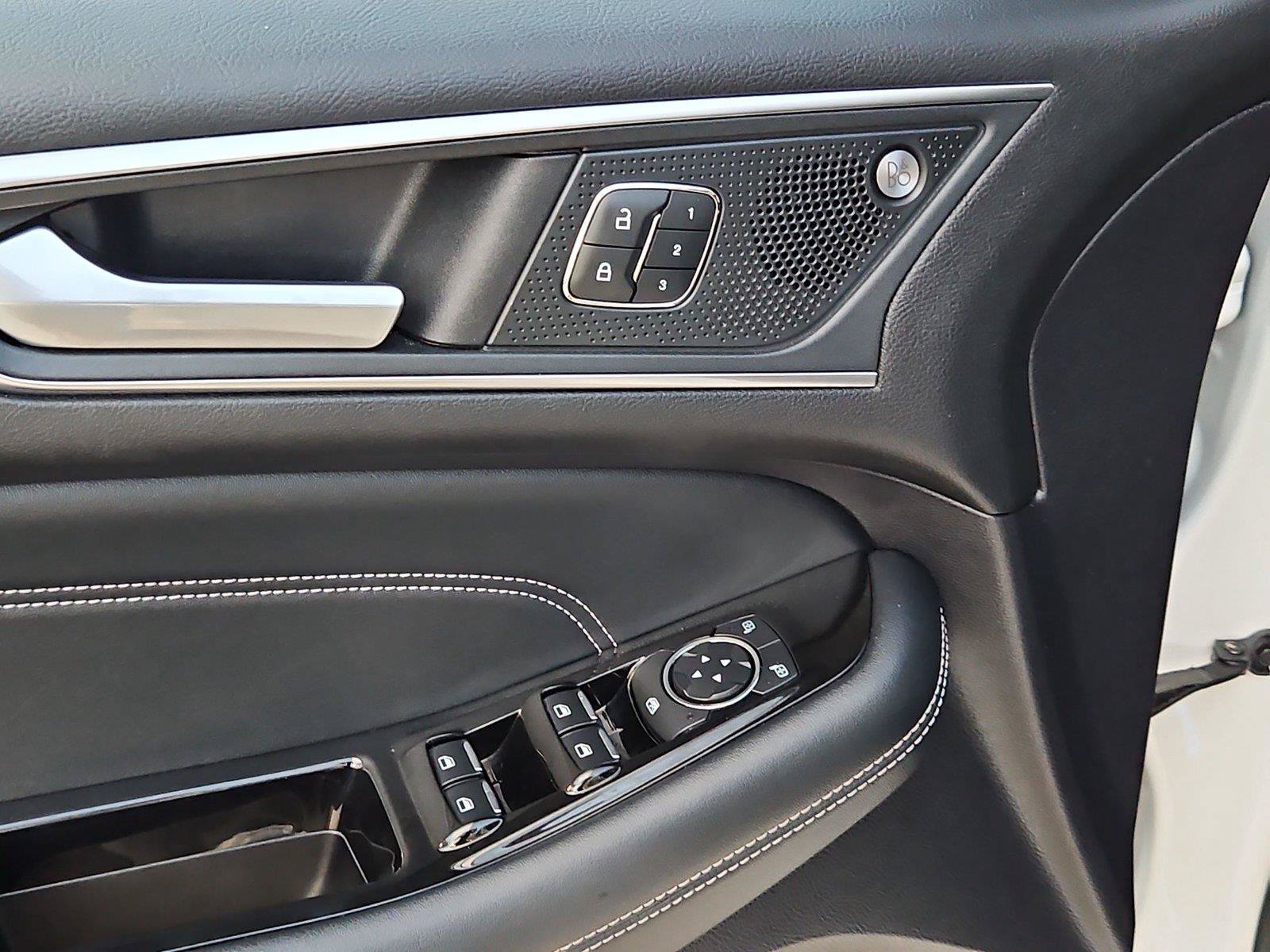 Used 2019 Ford Edge Titanium FWD image 24