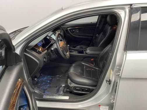 Used 2019 Ford Taurus Limited FWD image 20