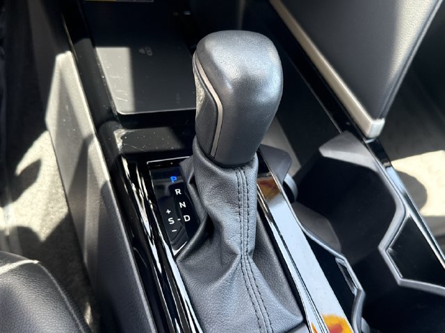 Used 2025 Toyota Camry XSE FWD image 32