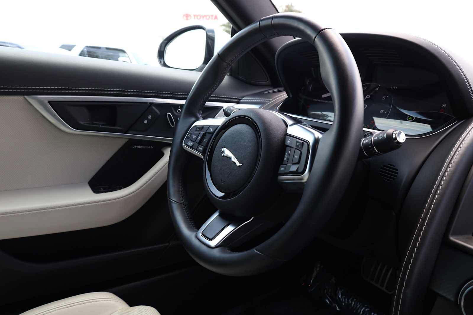 Used 2021 Jaguar F-TYPE Convertible RWD image 16