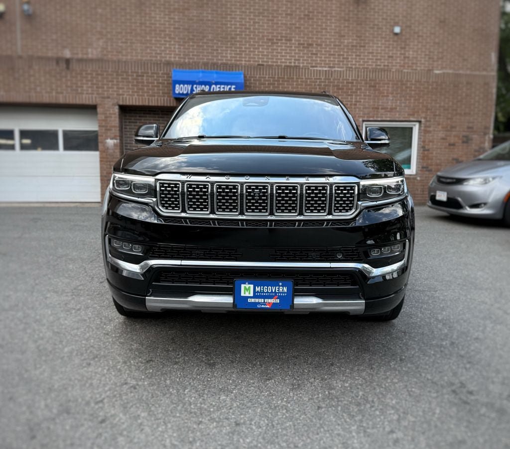 Used 2022 Jeep Grand Wagoneer Series III AWD/4WD image 2