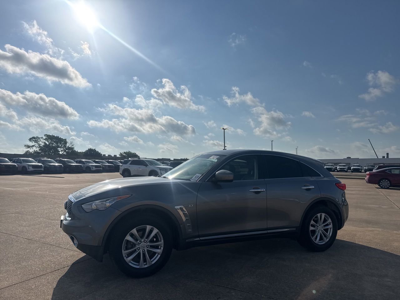 Used 2017 INFINITI QX70 2WD image 10