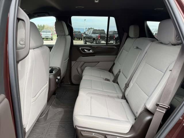 Used 2022 GMC Yukon SLE w/ Gmc Pro Safety Plus Package AWD/4WD image 12