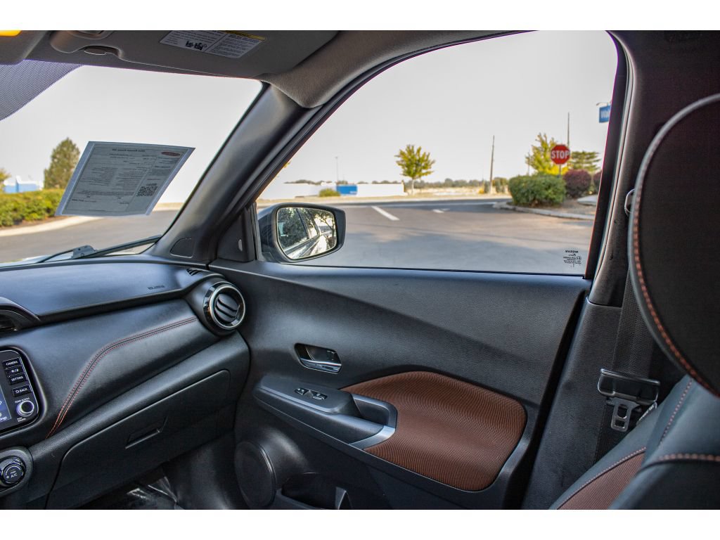 Used 2024 Nissan Kicks SR FWD image 19