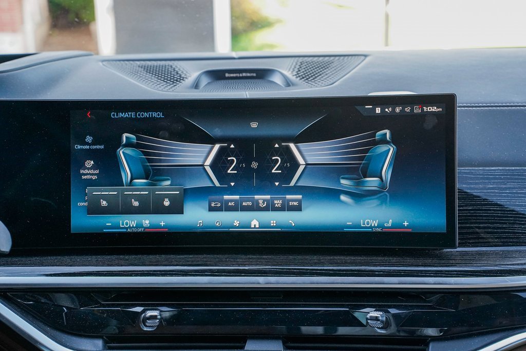 Used 2025 BMW X7 M60i image 15