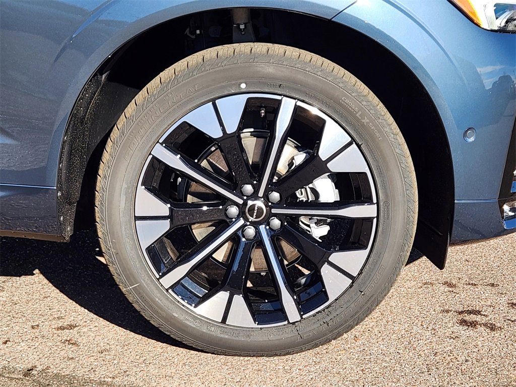 New 2026 Volvo XC60 B5 Plus w/ Climate Package image 29