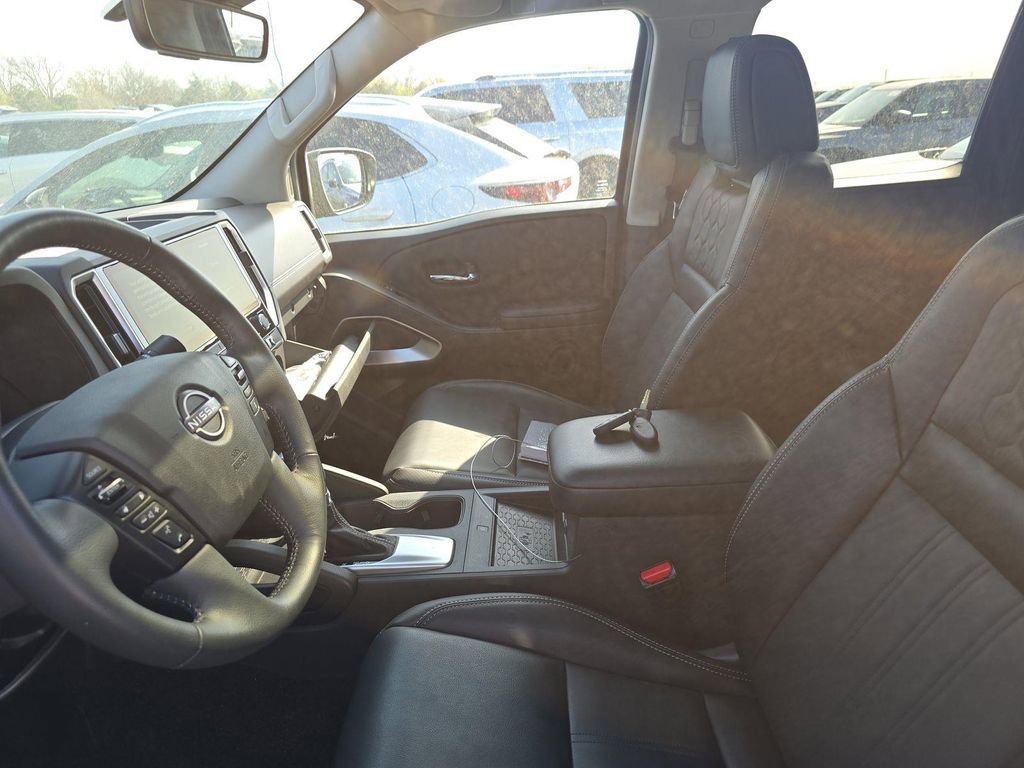 Certified 2025 Nissan Frontier SL AWD/4WD image 7