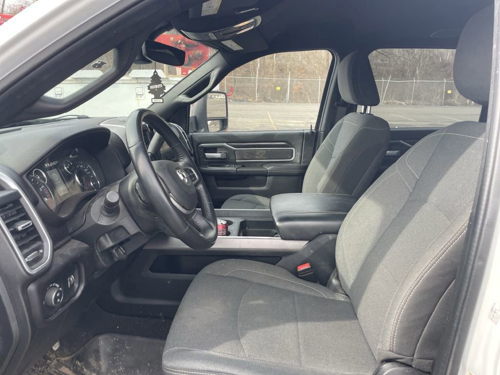 Used 2024 RAM 3500 Big Horn w/ Night Edition image 2