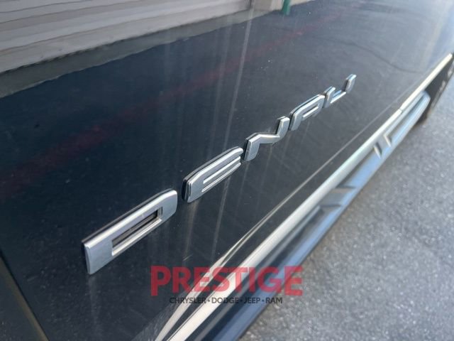 Used 2025 GMC Yukon XL Denali image 13