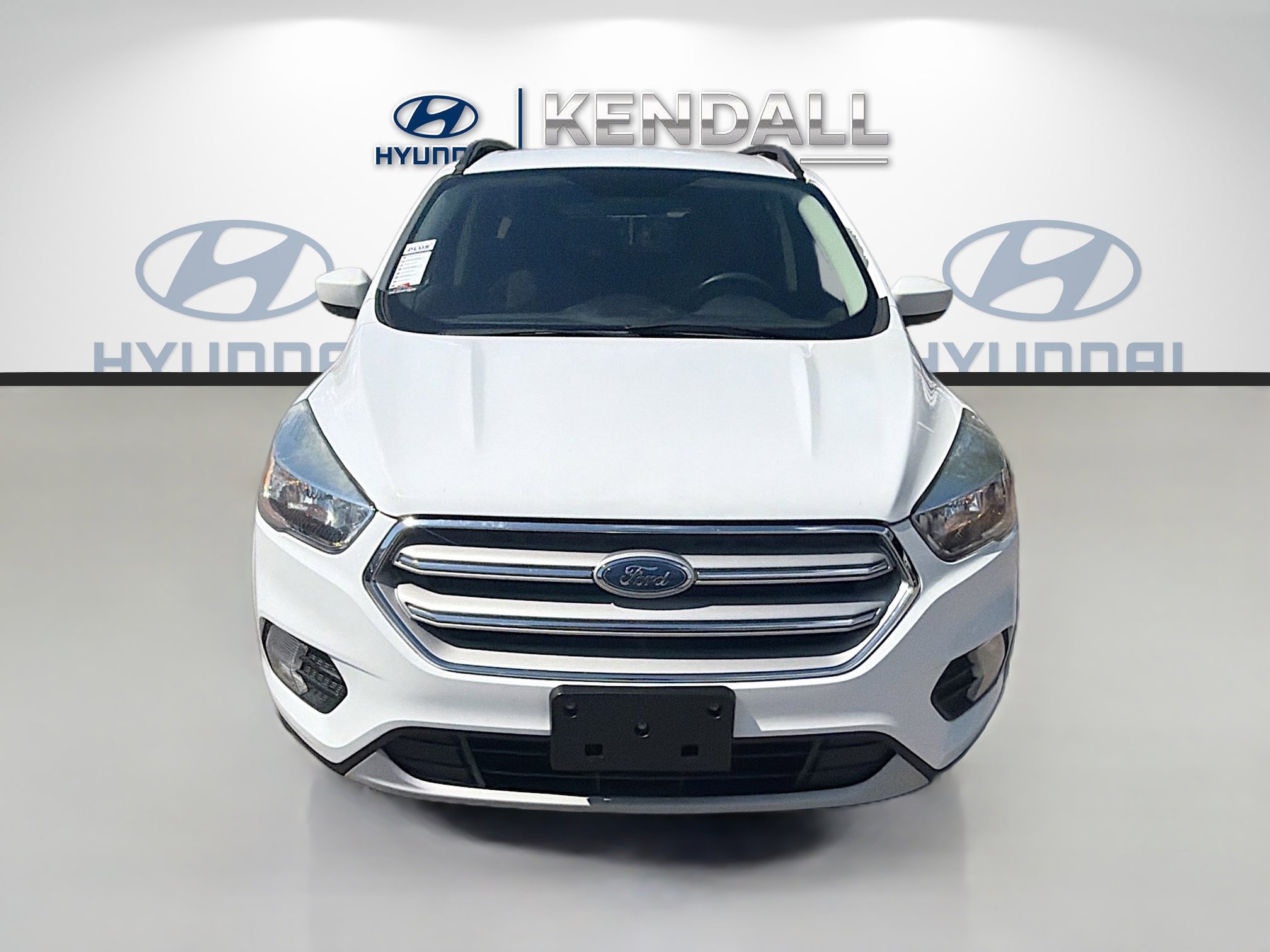 Used 2018 Ford Escape SE image 2