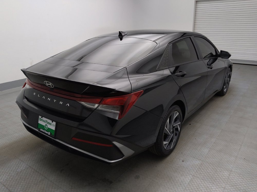 Used 2025 Hyundai Elantra Sport FWD image 9
