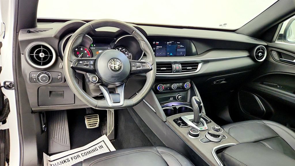 Used 2023 Alfa Romeo Stelvio Ti AWD/4WD image 12