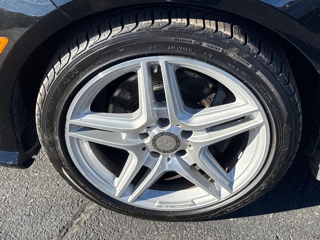 Used 2012 Mercedes-Benz E 350 4MATIC Sedan image 5