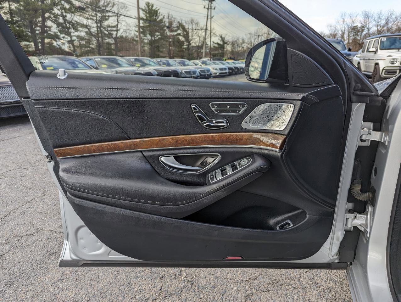 Used 2015 Mercedes-Benz S 550 4MATIC Sedan image 11