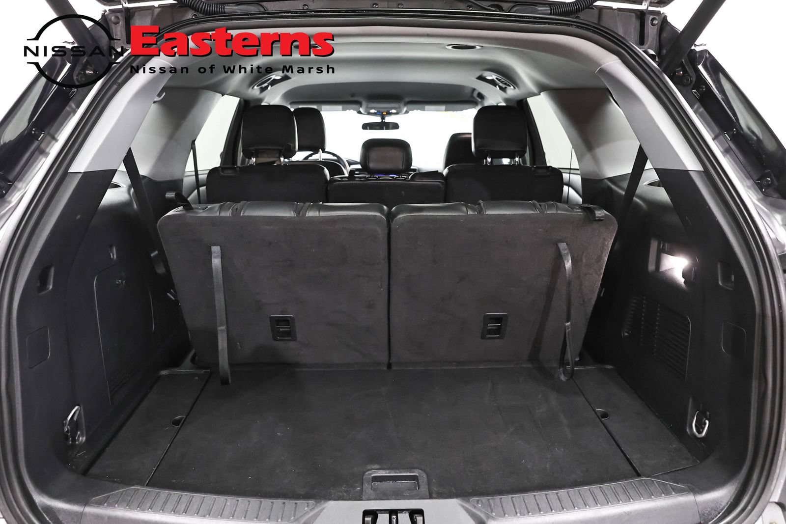 Used 2023 Ford Explorer XLT w/ Equipment Group 202A RWD image 9