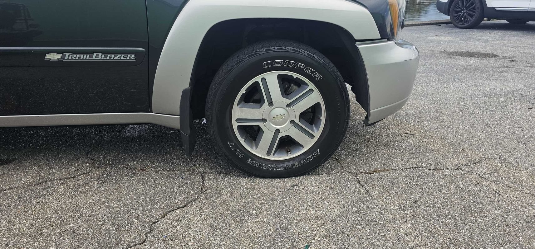 Used 2004 Chevrolet TrailBlazer LT w/ LT Preferred Equipment Group AWD/4WD image 9