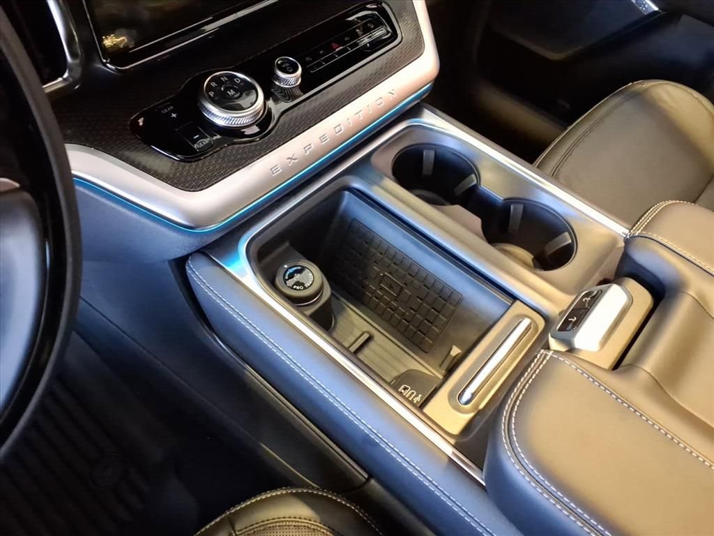 New 2025 Ford Expedition Platinum w/ Stealth Performance Package image 16