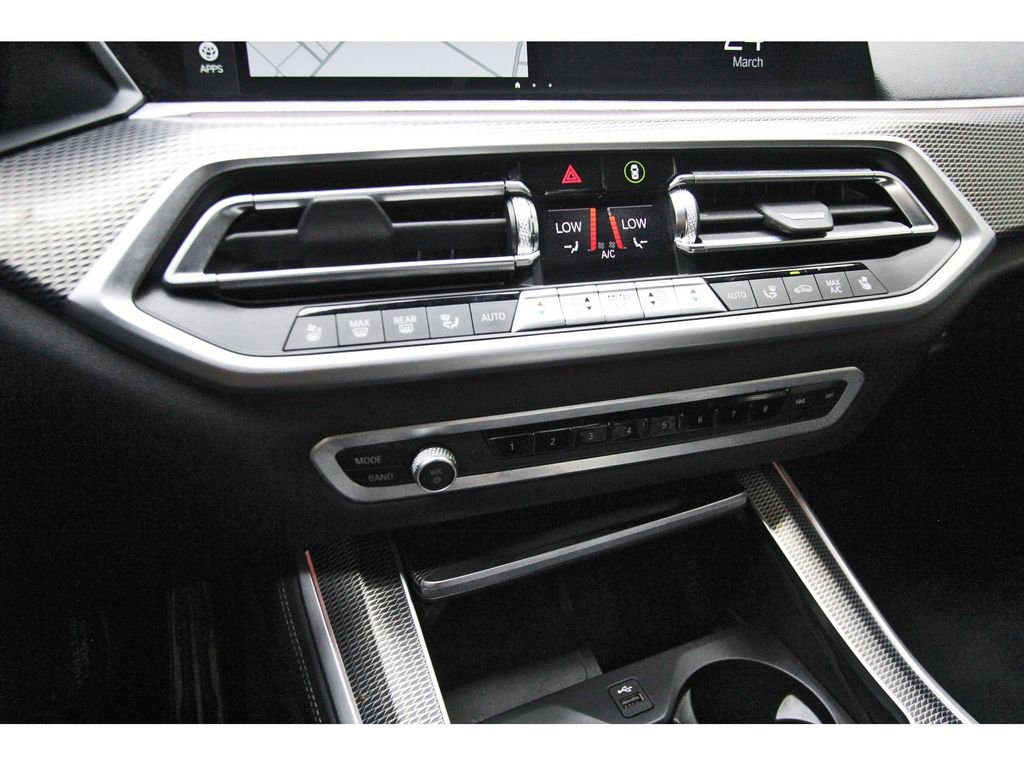 Used 2022 BMW X5 M50i image 25