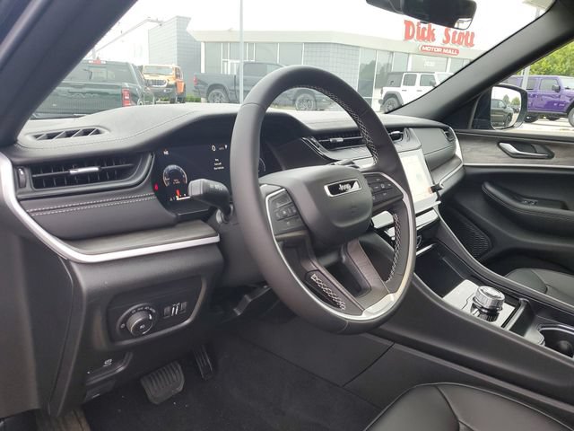 New 2026 Jeep Grand Cherokee Limited w/ Limited Altitude Package AWD/4WD image 12