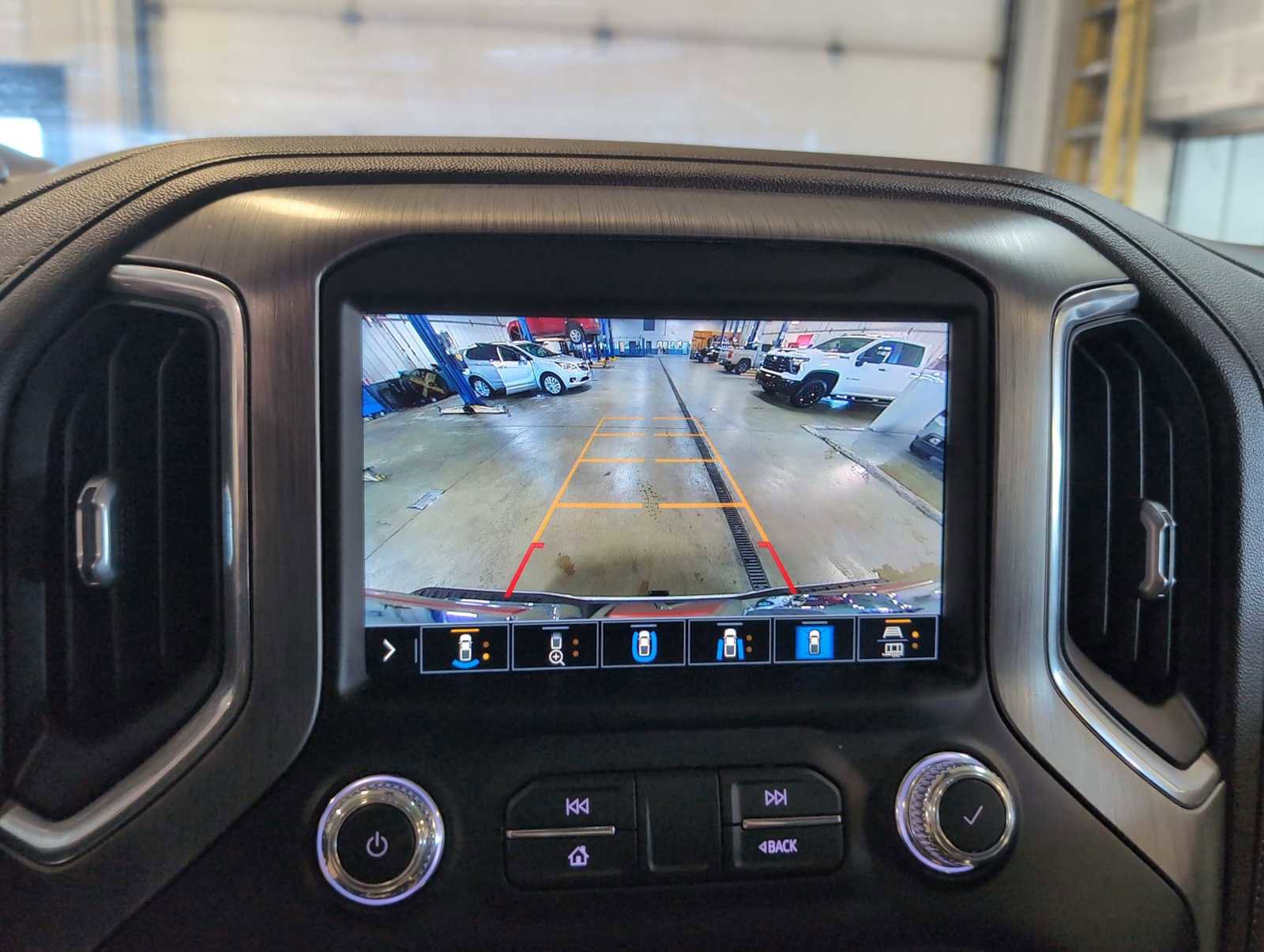 Used 2021 GMC Sierra 3500 Denali w/ Denali Ultimate Package image 15