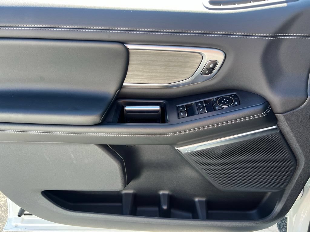 New 2026 Ford Expedition Max Platinum w/ Driver's Package AWD/4WD image 16