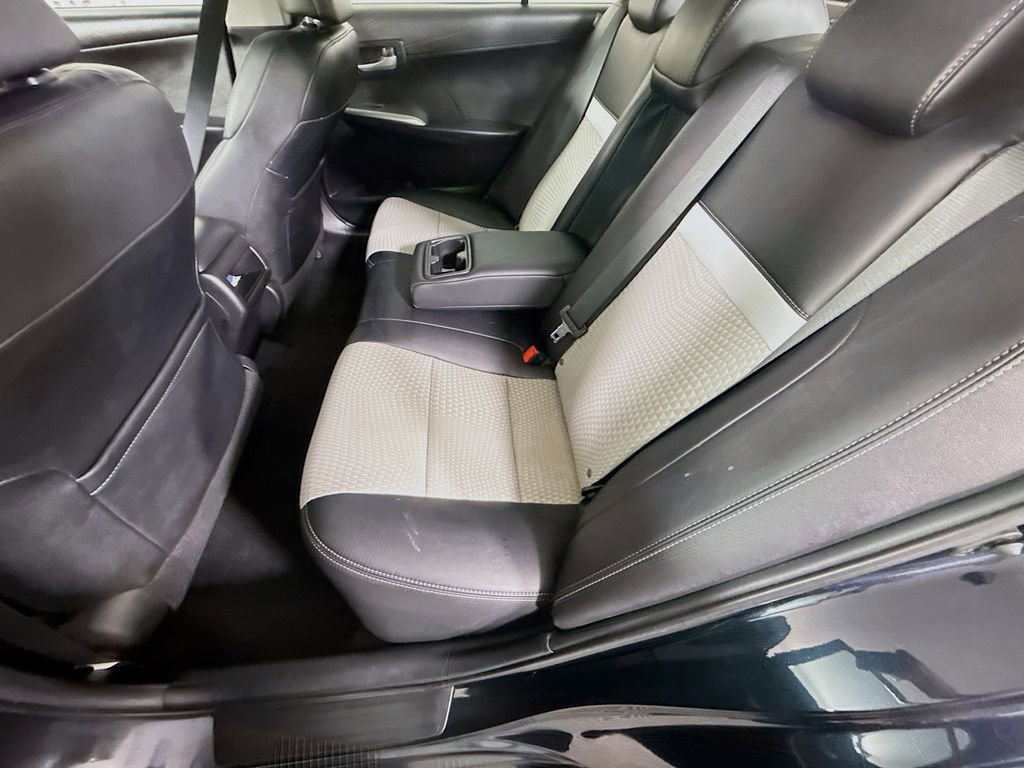 Used 2014 Toyota Camry SE FWD image 25