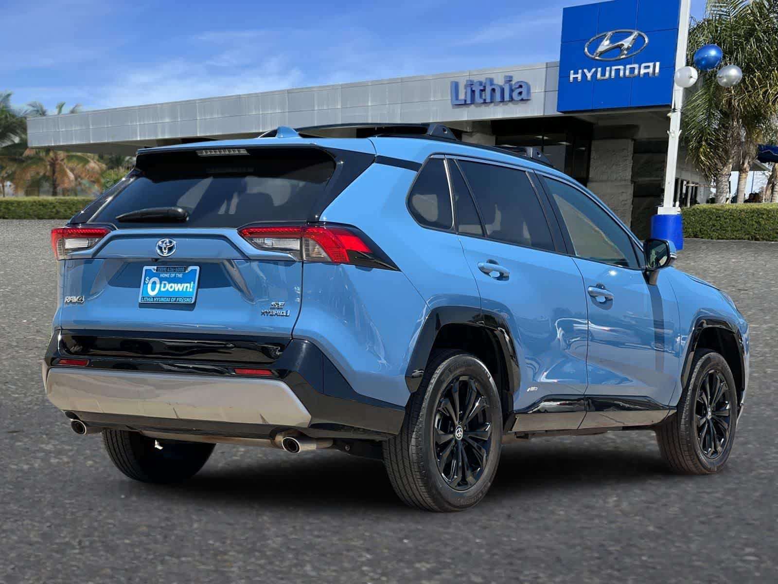 Used 2024 Toyota RAV4 SE AWD/4WD video 3