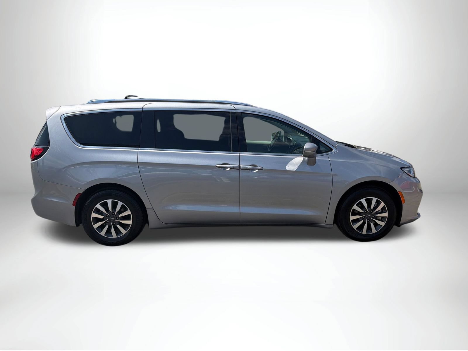 Used 2021 Chrysler Pacifica Touring-L FWD image 8