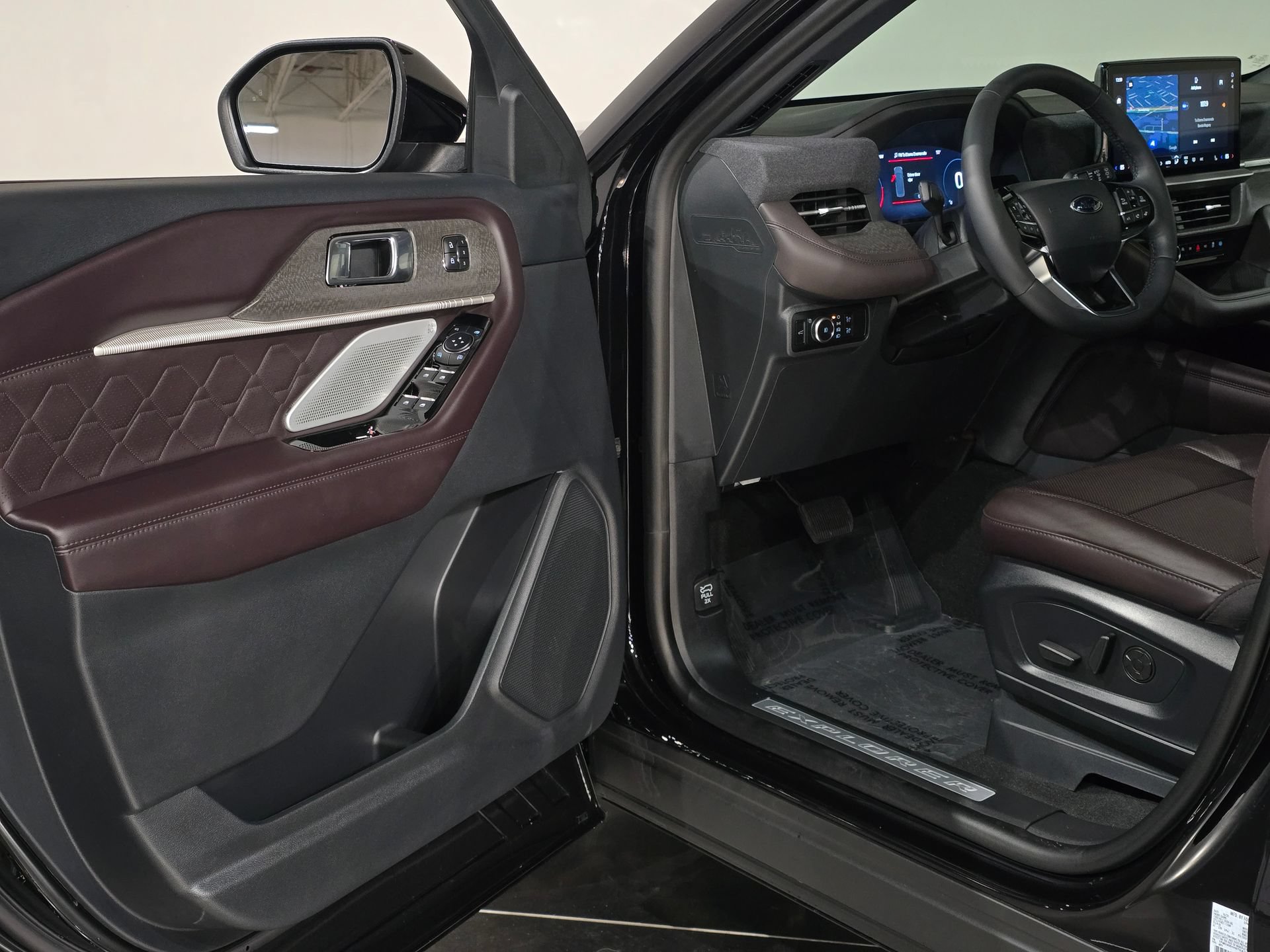 New 2026 Ford Explorer Platinum w/ LUX Leather Package AWD/4WD image 16
